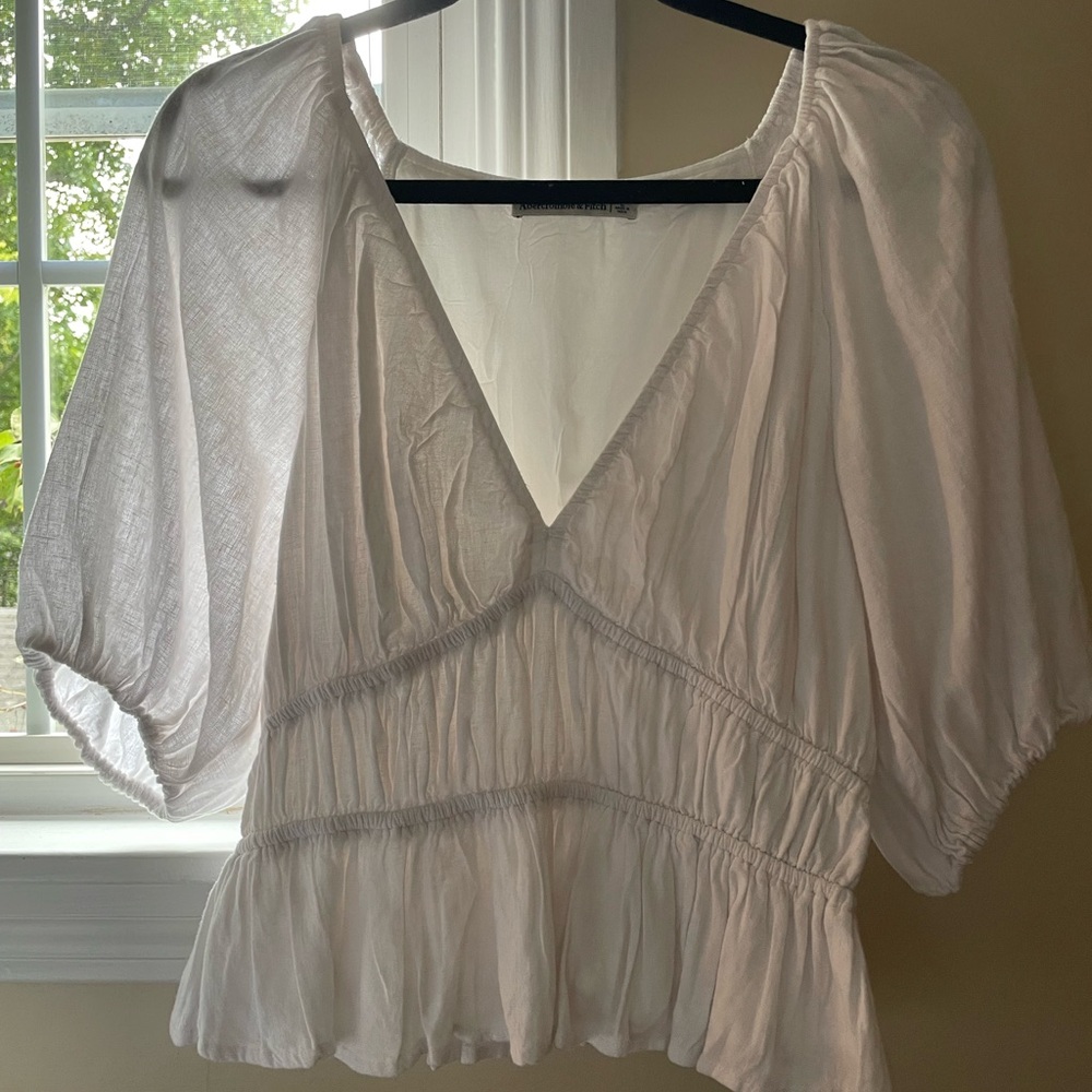 Women’s Abercrombie Boho Flowy Off-white Top Size L